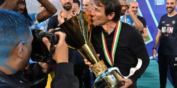 开云下载-孔蒂：卫冕意甲冠军是件非常困难的事，德布劳内谦逊又聪明